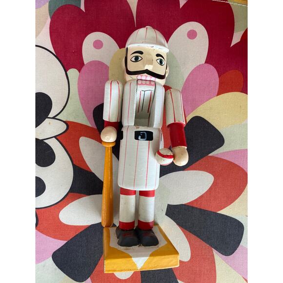 Nutcracker Christmas ready to play some ball 11 inch baseball player - Picture 1 of 7